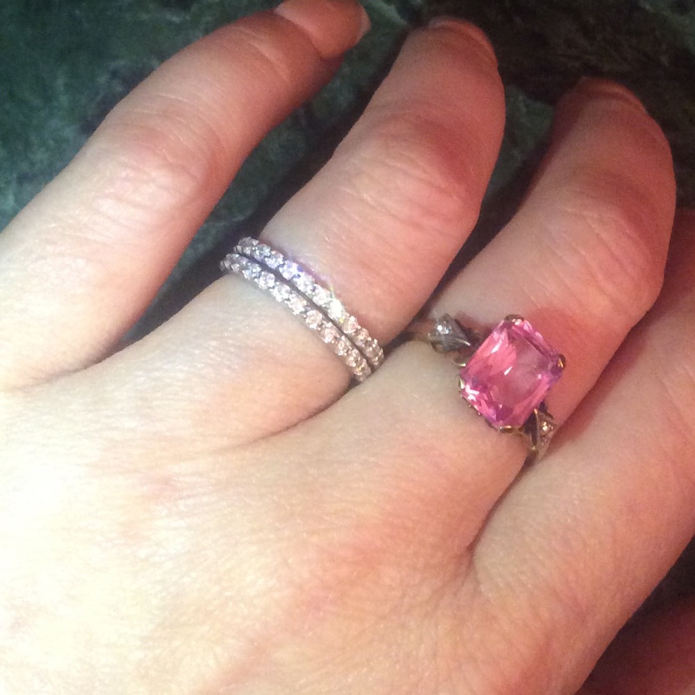 1 (ONE) Sparkly Zales Eternity Band ✨✨